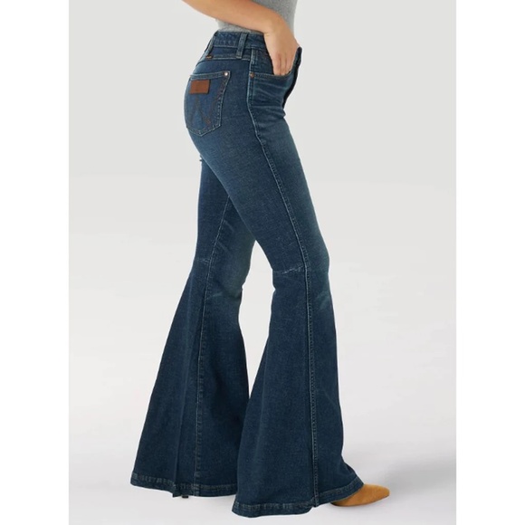 NWT 25x34 Wrangler Retro High Rise Trumpet Flare Jeans in Jana - Picture 4 of 16